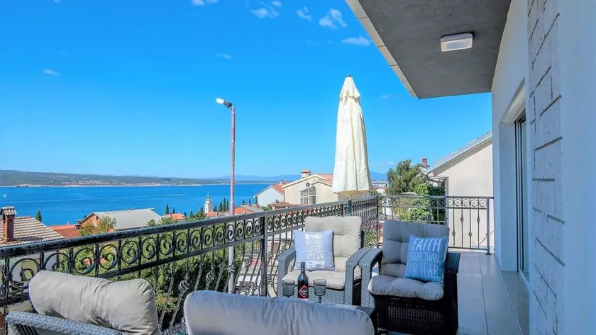 Apartment with garden | Garden view - Image 1