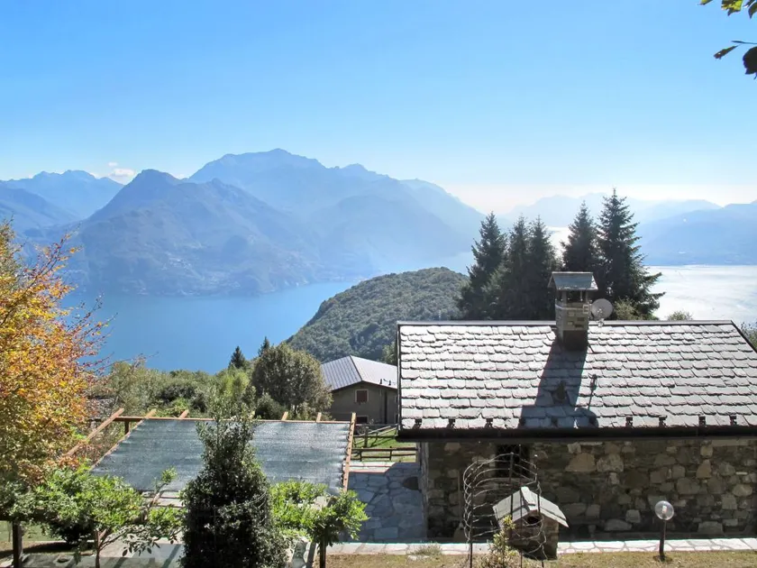 Spettacolare casa con terrazza, barbecue e giardino | Vista sul lago | Ammette animali domestici - Image 1