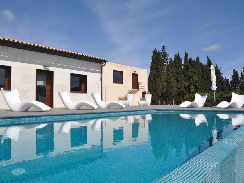 Cottage with barbecue, terrace & garden - Image 1