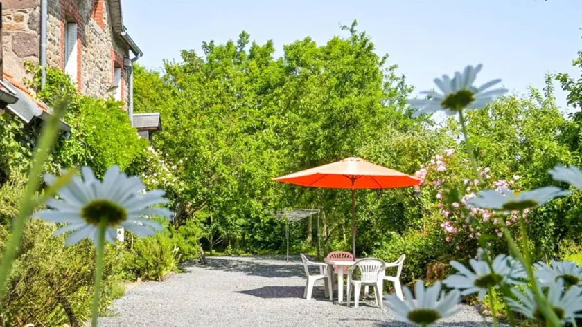 Charming holiday home with terrace & garden | Pets are welcome - Image 1