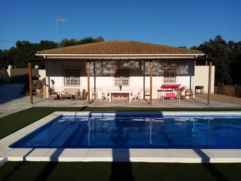 Spettacolare chalet con terrazza, barbecue e piscina | Ammette animali domestici - Image 1