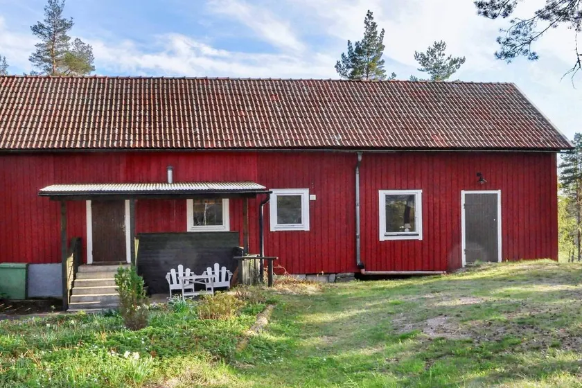 House with terrace & garden - Image 1