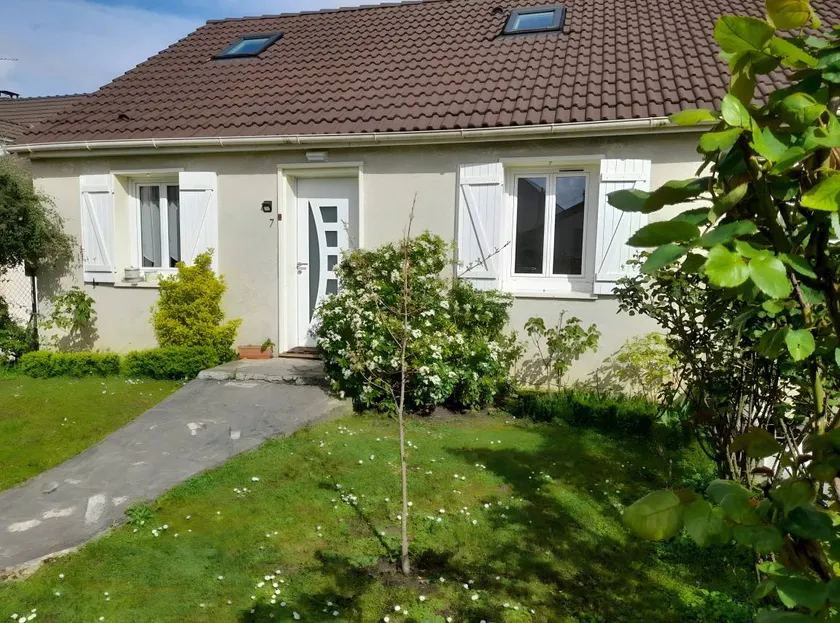 Bed and breakfast with terrace & garden - Image 1