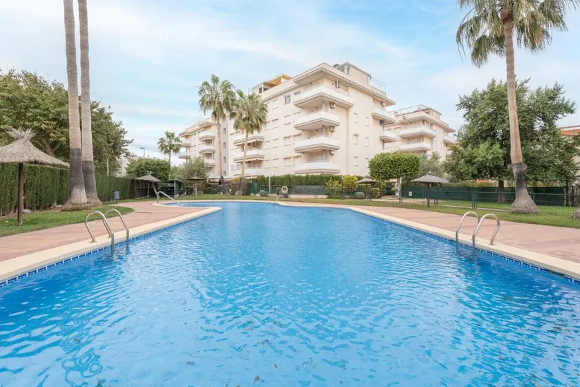 Voll ausgestattete wunderschöne Ferienwohnung mit Pool | Nah am Strand - Image 1