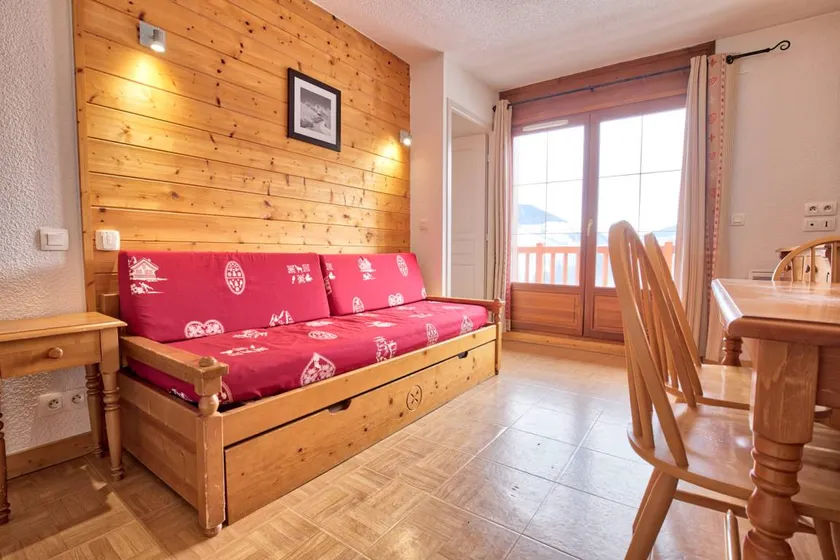 Holiday apartment with pool & sauna | Mountain view | Next to the ski - Image 1
