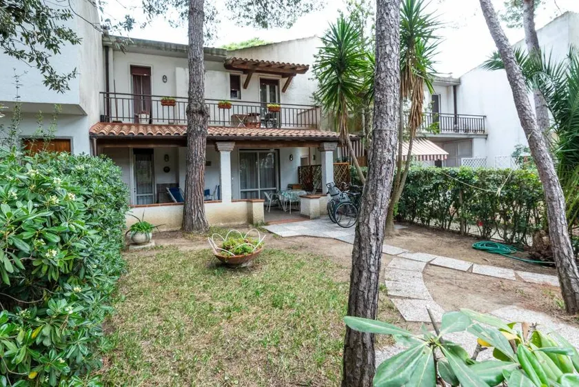 Family-oriented pleasant villa with barbecue, garden & terrace | Dogs allowed - Image 1