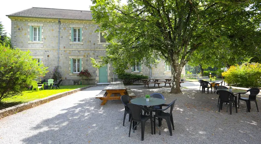 Family-oriented wonderful gite with barbecue & garden | Garden view - Image 1