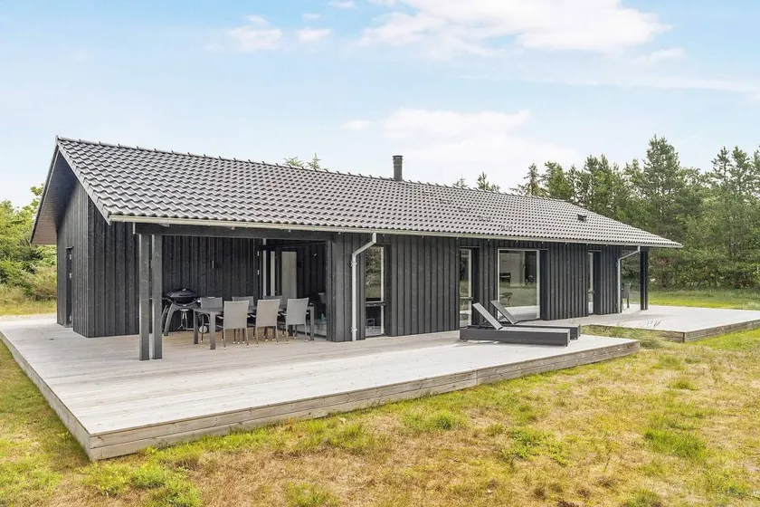 Fully equipped holiday home with terrace & sauna | Close to the beach | Dogs allowed - Image 1