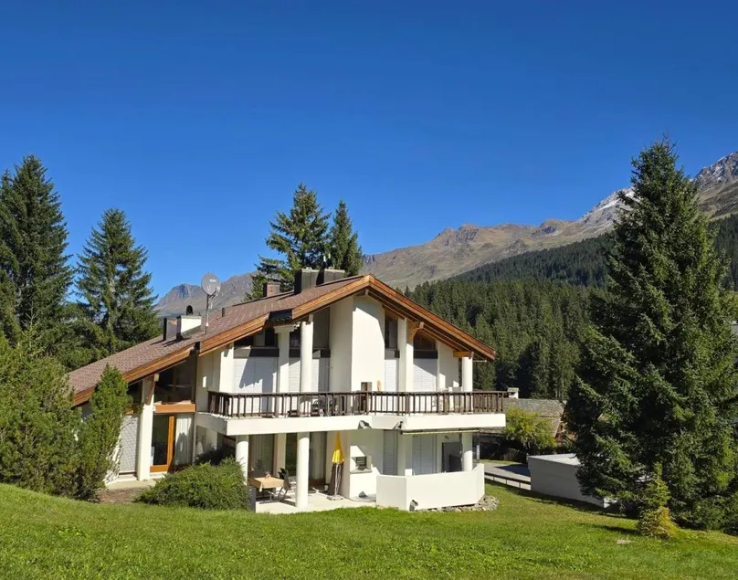 2.5 Zimmer-Ferienwohnung mit Aussensitzplatz in Lenzerheide - Image 1