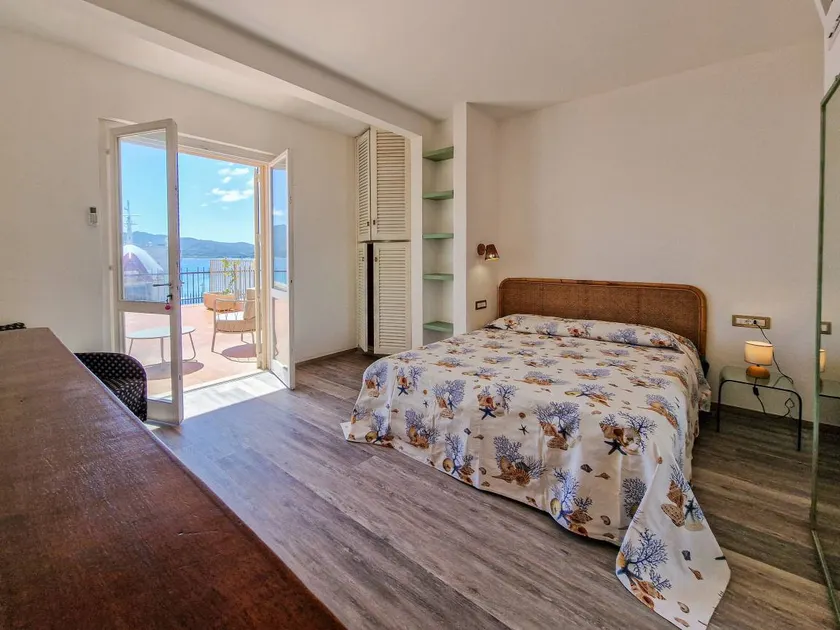 Holiday apartment with terrace | Sea view - Image 1