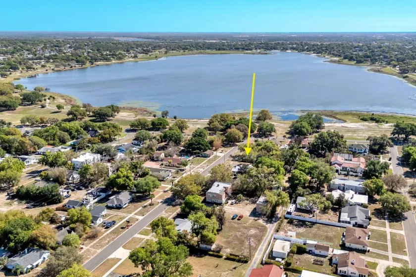 Lake Wales Landing on Johnson - Image 1