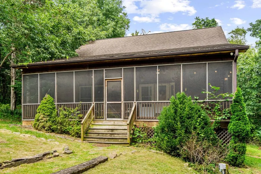 Resplendent Cabin Haven near Shenandoah River in Virginia - Image 1