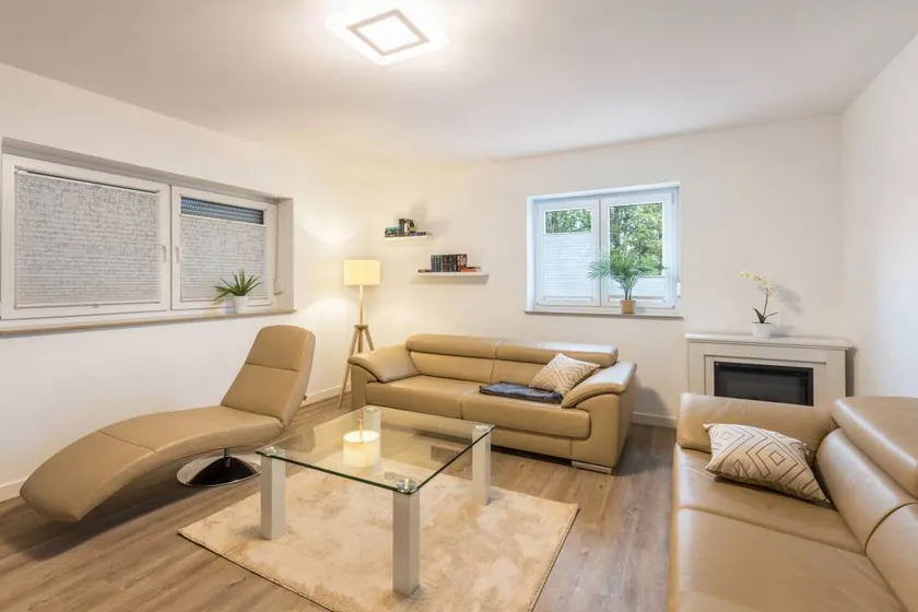 Holiday apartment with garden & barbecue | Garden view - Image 1