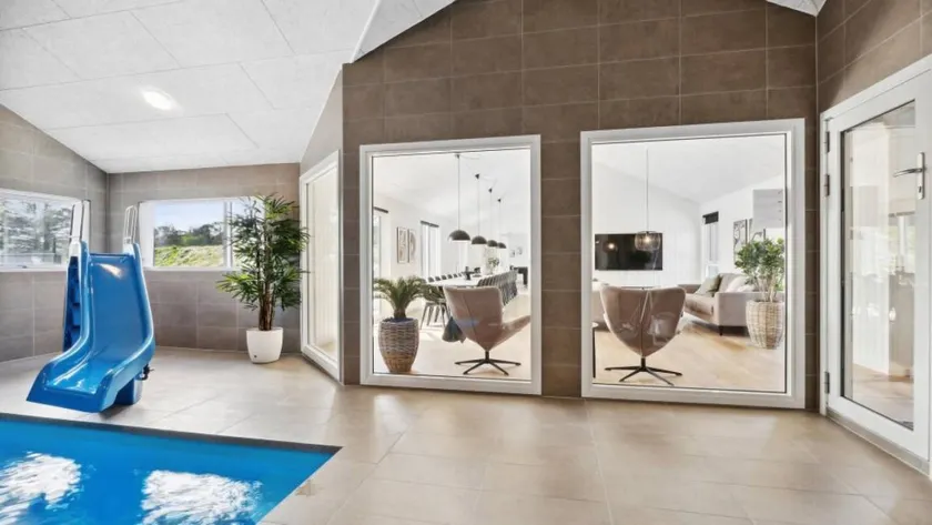 Holiday home with garden, barbecue & private pool - Image 1