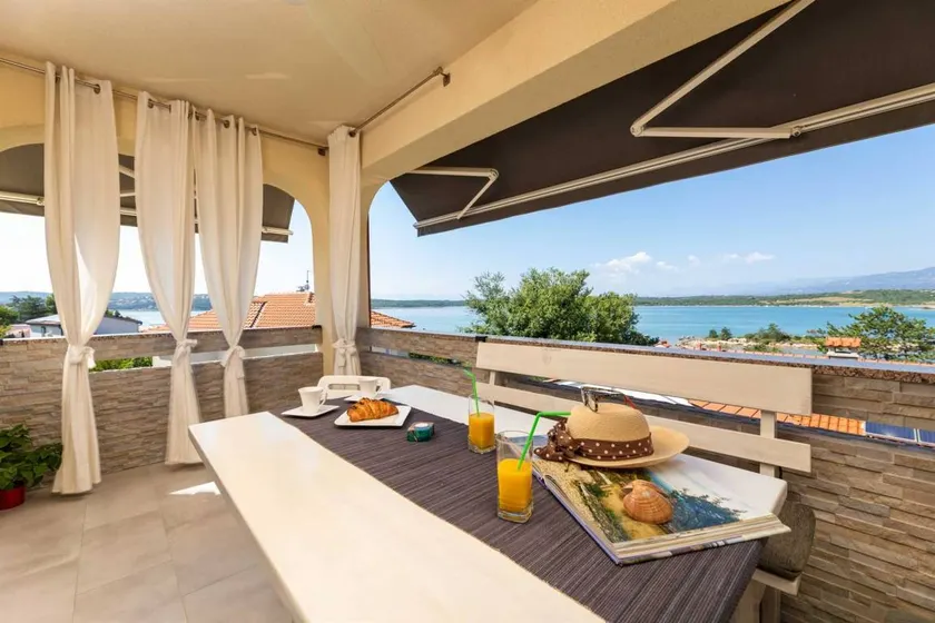 Apartment with terrace | City view - Image 1