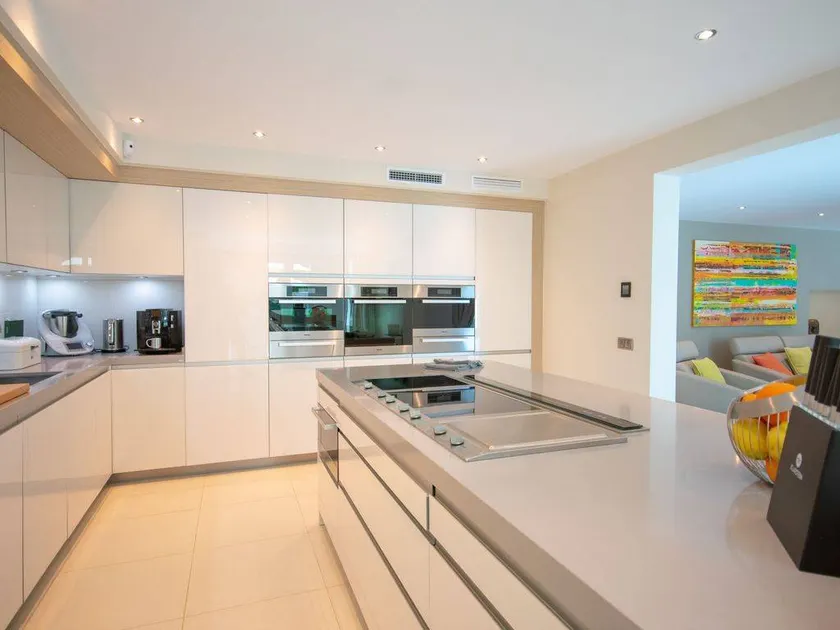 Holiday apartment with terrace, garden & pool | Mountain view - Image 1