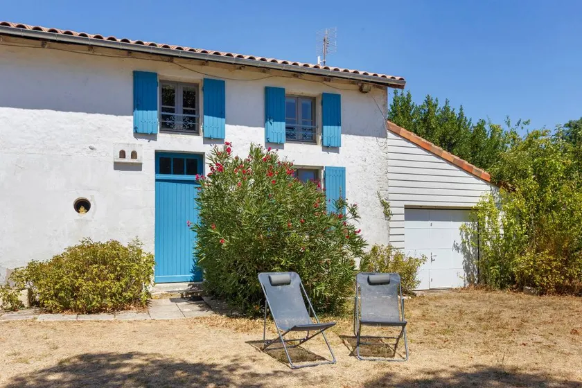 Farm Cottage Between Oysters and Cognac - Image 1
