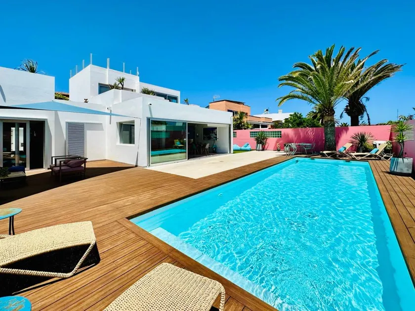 House with garden, terrace & private pool | Sea view | Suitable for remote work - Image 1