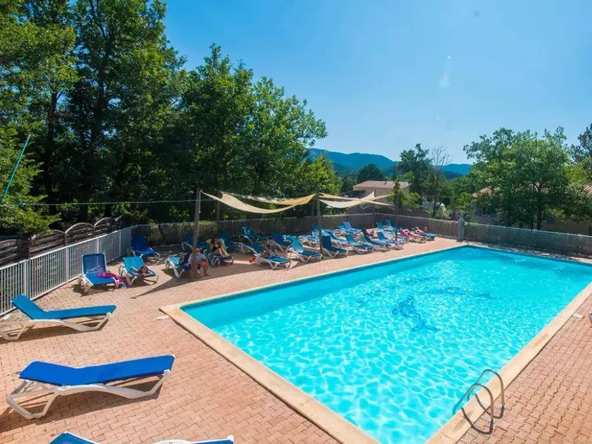 Pleasant mobile home with heated pool & terrace - Image 1
