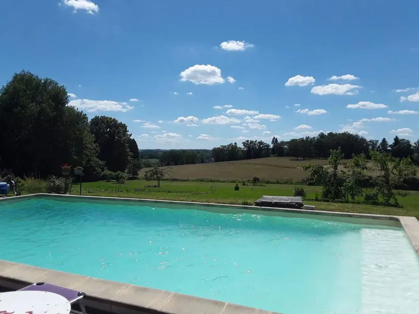 Ferienhaus mit Pool und Garten - Image 1