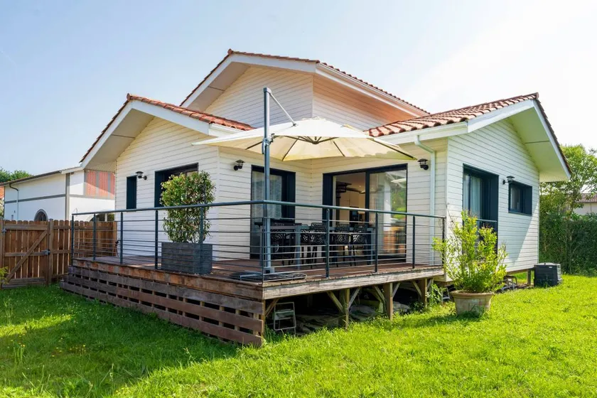 House with terrace, BBQ & garden | Garden view - Image 1