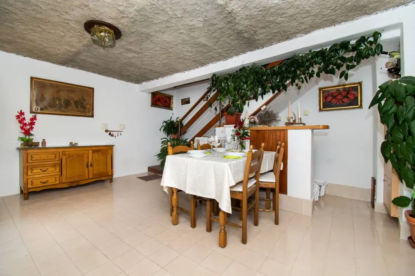Holiday apartment with terrace & BBQ | Garden view - Image 1