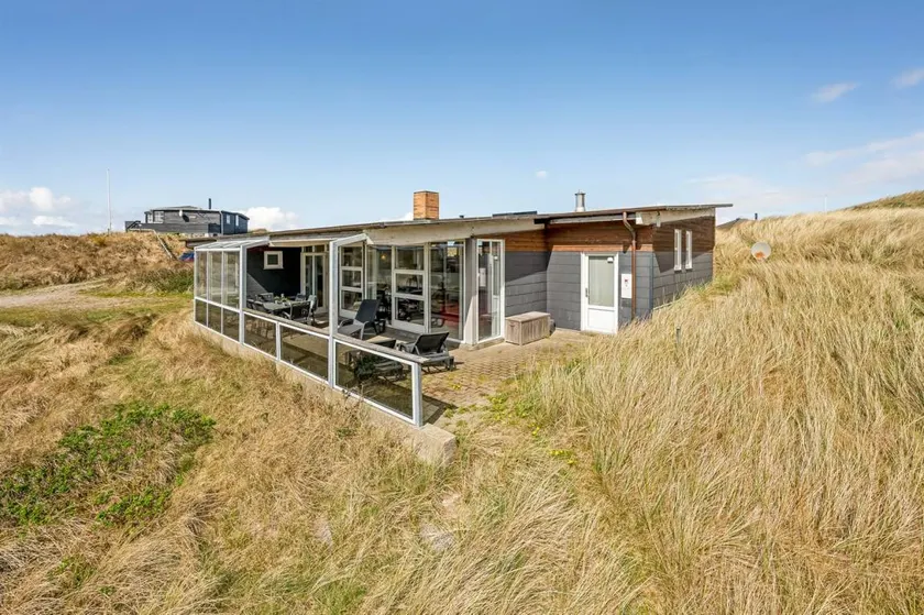 House with sauna, terrace & hot tub - Image 1