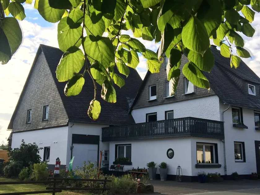 Casa vacacional apropiada para familias con jardín y barbacoa | Vistas al jardín | Esquí cercano | Admite perro - Image 1