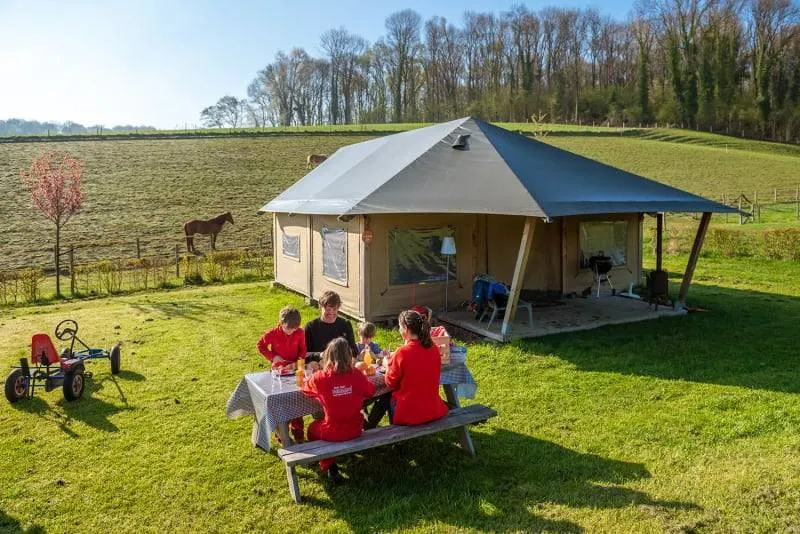 Tent with barbecue - Image 1