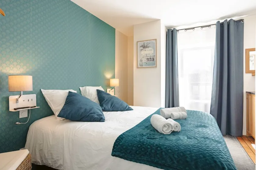 Bed and breakfast with terrace, pool & garden | Pets allowed - Image 1