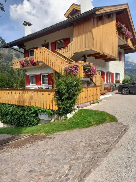 Appartement de vacances avec terrasse, barbecue et jardin | Vue montagne - Image 1