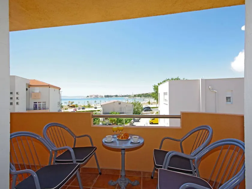 Apartment with garden & barbeque | Close to the beach - Image 1