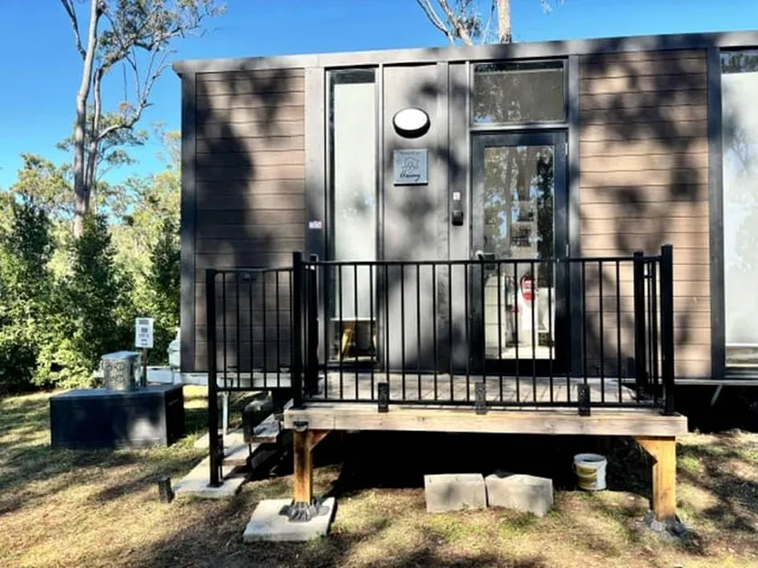 Relaxing Tiny House Nearby the Beach in Queensland, Australia - Image 1