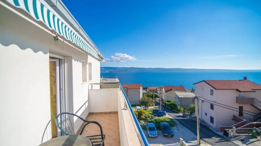 Pleasant apartment with garden & barbecue | Mountain view | Close to the beach - Image 1