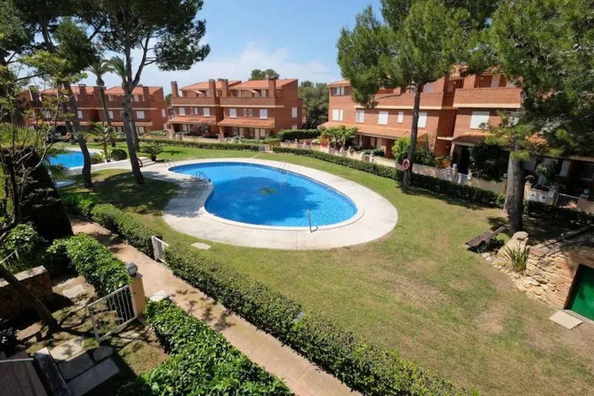House | Next to Castell de Tamarit - Image 1
