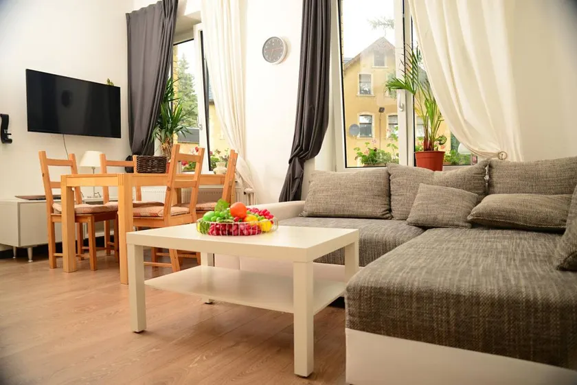 Apartment with barbecue, sauna & garden - Image 1