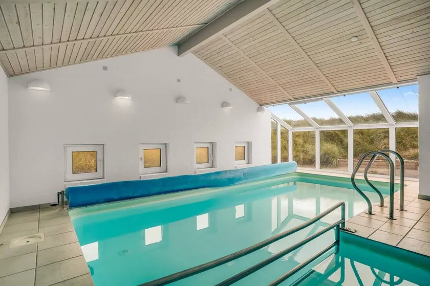 Child-friendly big house with hot tub, barbecue & terrace | Next to the beach | Dogs allowed - Image 1