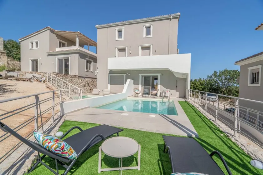 Beautiful apartment with private pool & terrace | Dogs allowed - Image 1