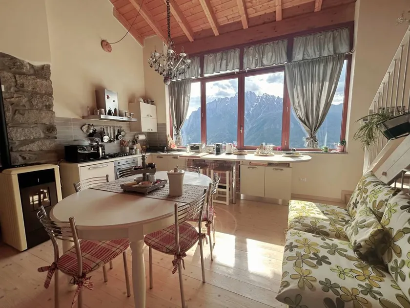 House | Mountain view - Image 1