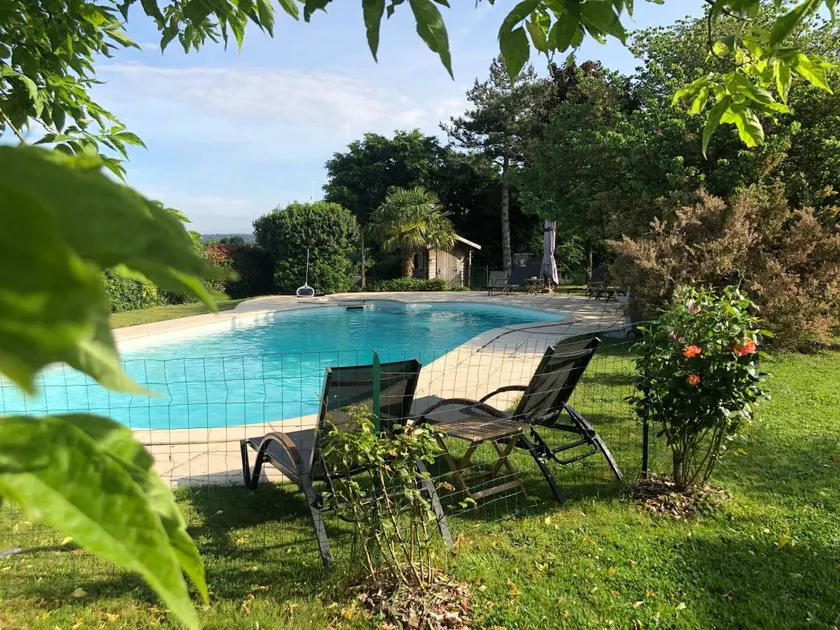 Gemütliche Zimmer in der Nähe von Solesmes mit Pool und privatem Bad - Image 1