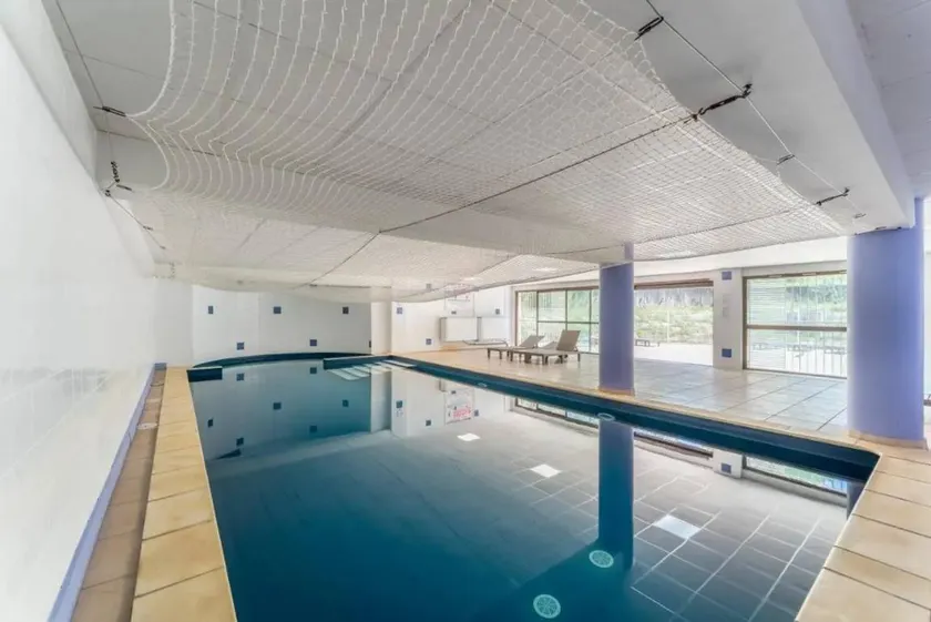 Holiday apartment with terrace & pool - Image 1