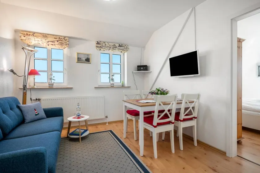 Apartment with garden, sauna & barbecue | Beach view - Image 1
