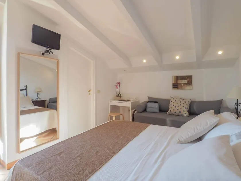 Chambre privée avec jardin, piscine et barbecue - Image 1