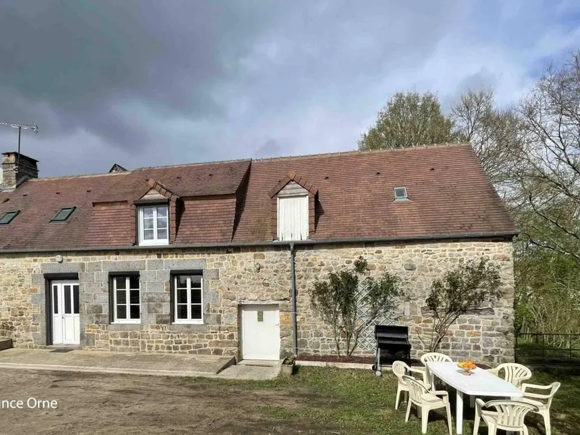 Charming renovated house in Domfront, pets allowed, wifi, near cycling routes - Image 1