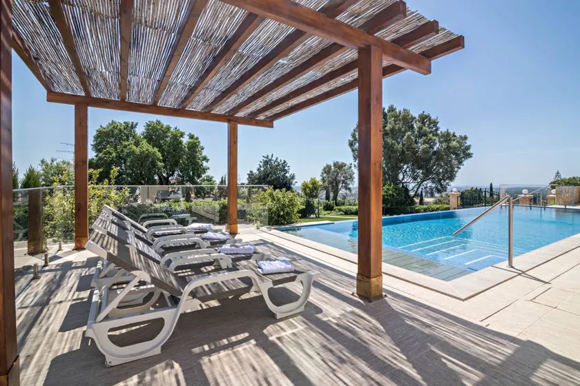 Fully equipped flat with pool, barbecue & garden | Garden view | Dogs allowed - Image 1