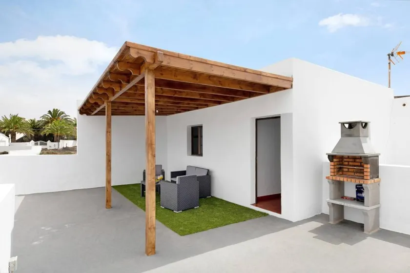 Ferienwohnung La Ratona Jr mit Meerblick, privater Terrasse und WLAN - Image 1