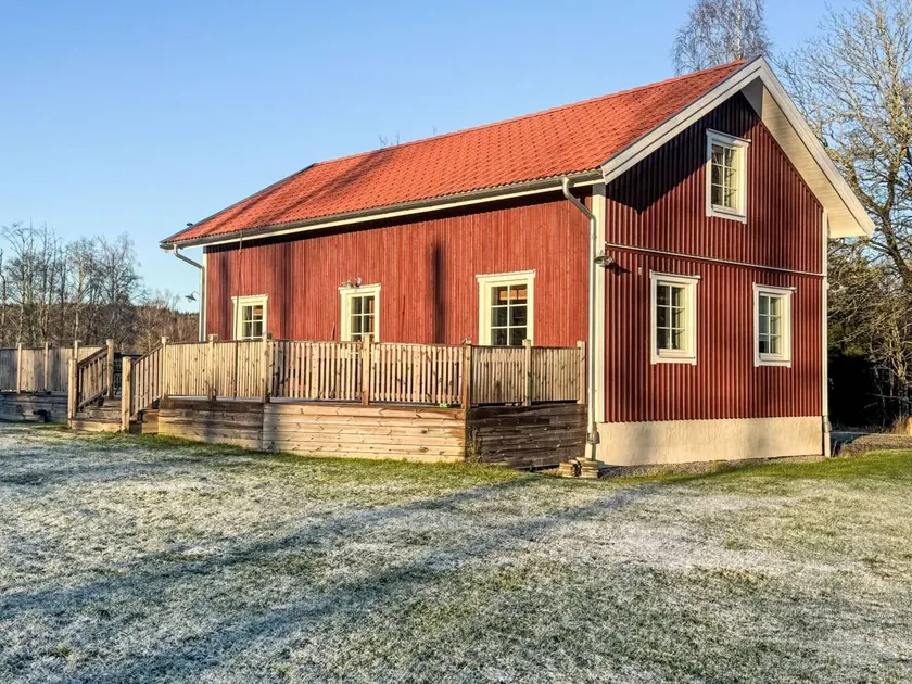 Teåker with 4 bedrooms and 2 bathrooms - Image 1