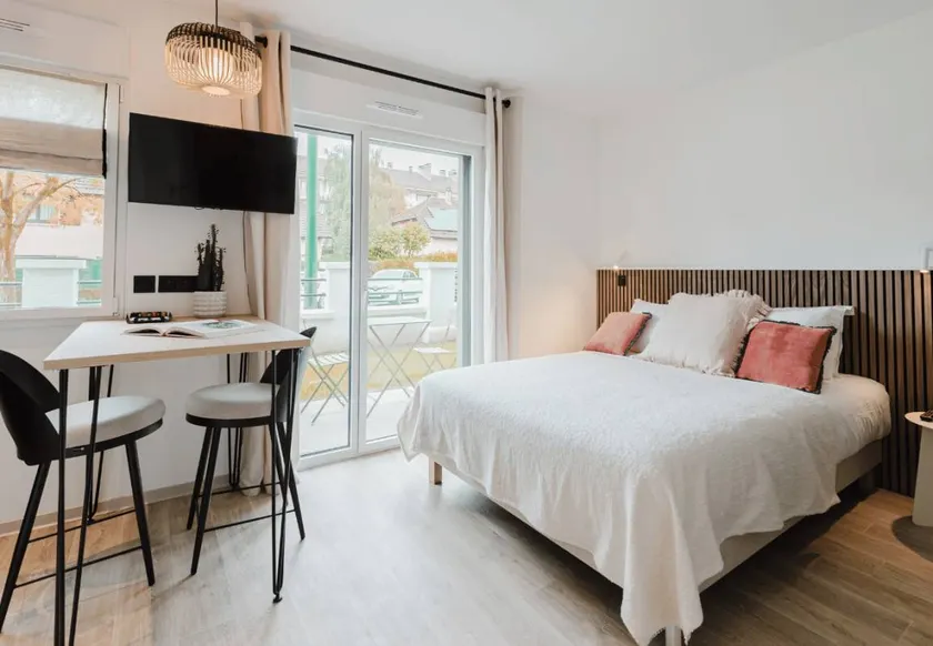Appart'hôtel avec jardin et terrasse | Adapté au travail à distance - Image 1