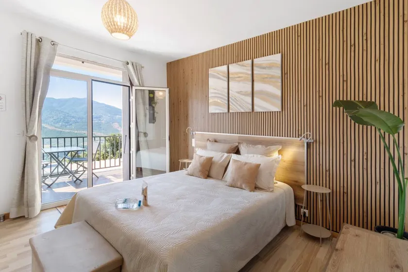 Bed & breakfast with garden | Mountain view - Image 1