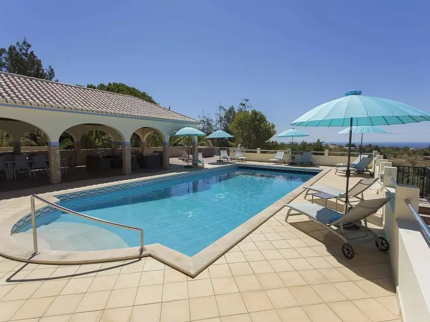 Villa avec barbecue, terrasse et piscine privée | Vue mer - Image 1